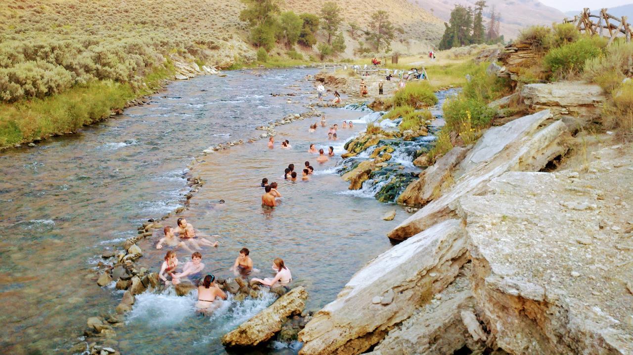 Three Bears Inn Saint Anthony Dış mekan fotoğraf